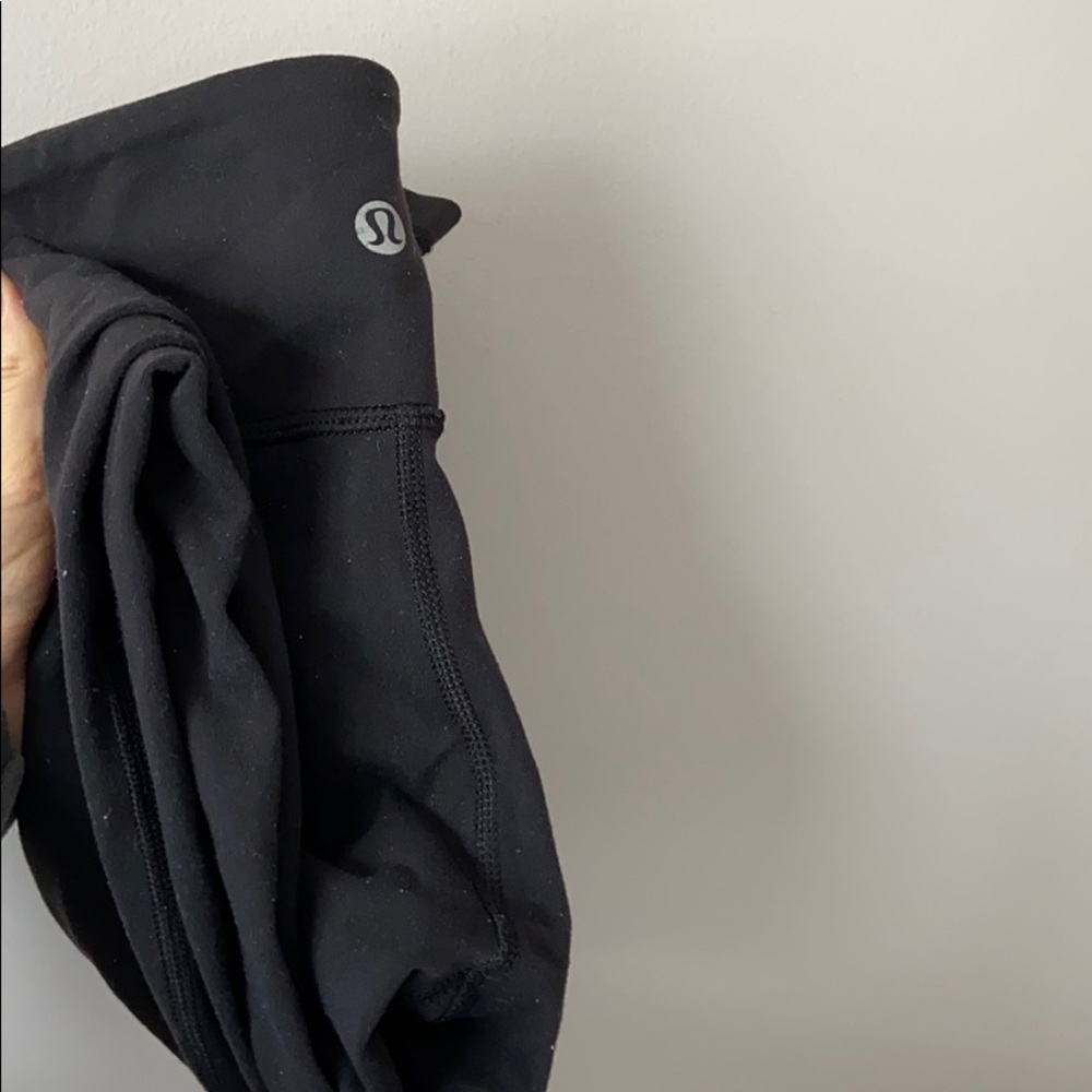 black lulu lemon leggings